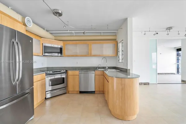 $4,300 | 21205 Northeast 37th Avenue, Unit 2204, Aventura, FL 33180