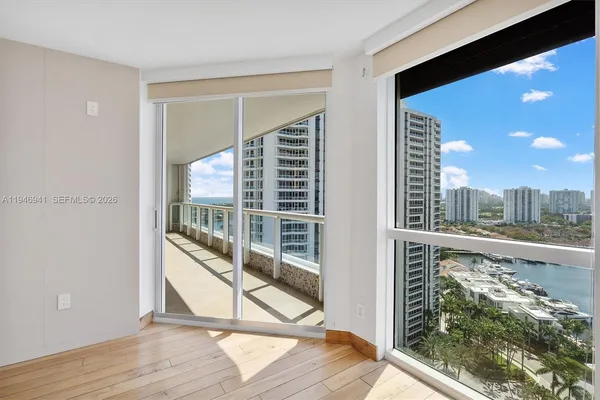 $4,300 | 21205 Northeast 37th Avenue, Unit 2204, Aventura, FL 33180