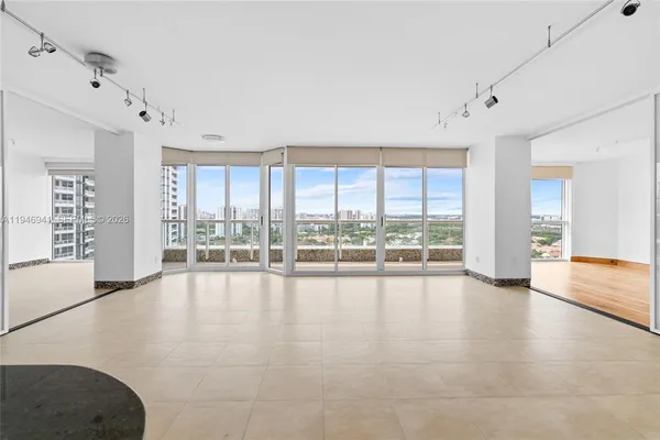 $4,300 | 21205 Northeast 37th Avenue, Unit 2204, Aventura, FL 33180