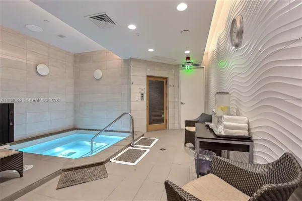 $4,300 | 21205 Northeast 37th Avenue, Unit 2204, Aventura, FL 33180