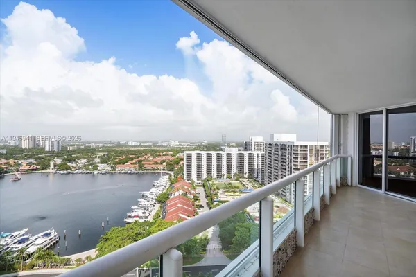 $4,300 | 21205 Northeast 37th Avenue, Unit 2204, Aventura, FL 33180