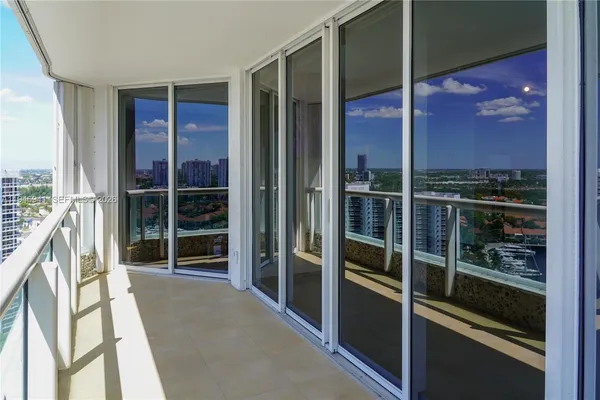 $4,300 | 21205 Northeast 37th Avenue, Unit 2204, Aventura, FL 33180