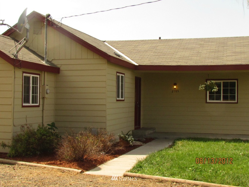 2595 West Bench Road Othello, WA 99344 - Photo 2 of 12