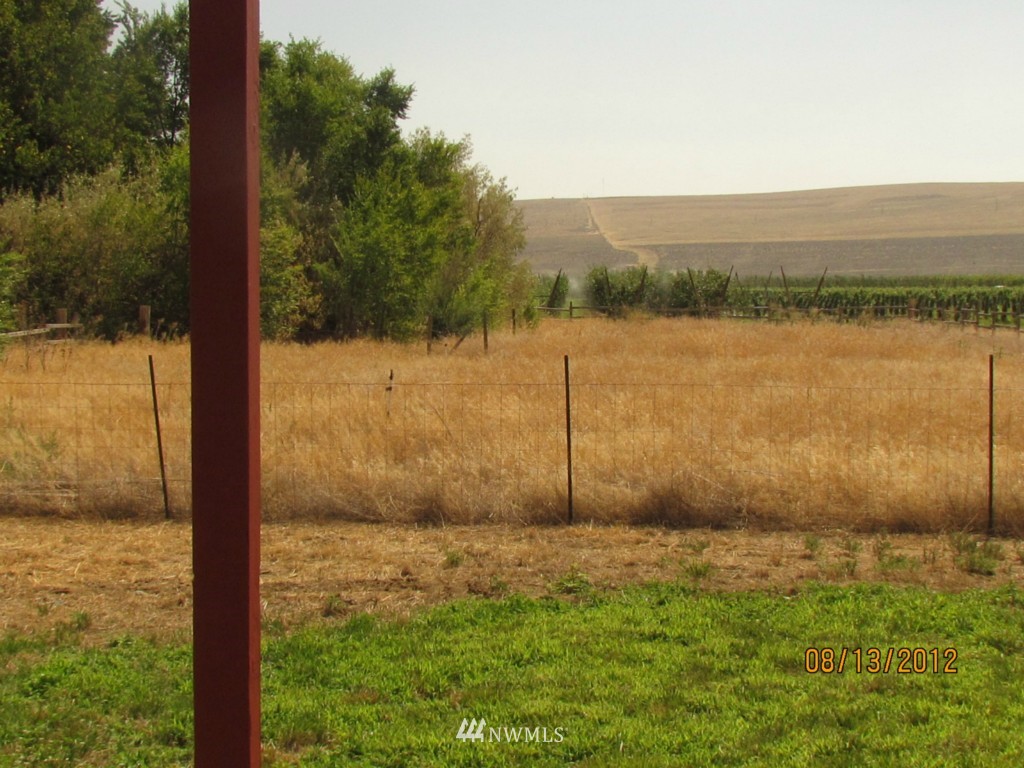 2595 West Bench Road Othello, WA 99344 - Photo 10 of 12