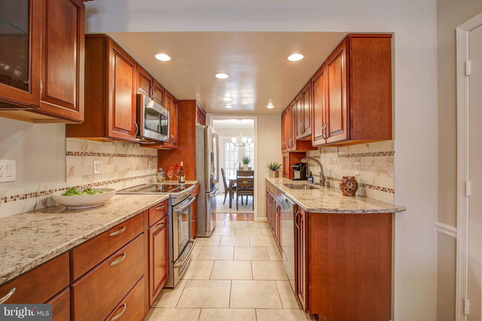 7252 Greentree Road Bethesda, MD 20817 - Photo 6 of 33 Gallery Image 6