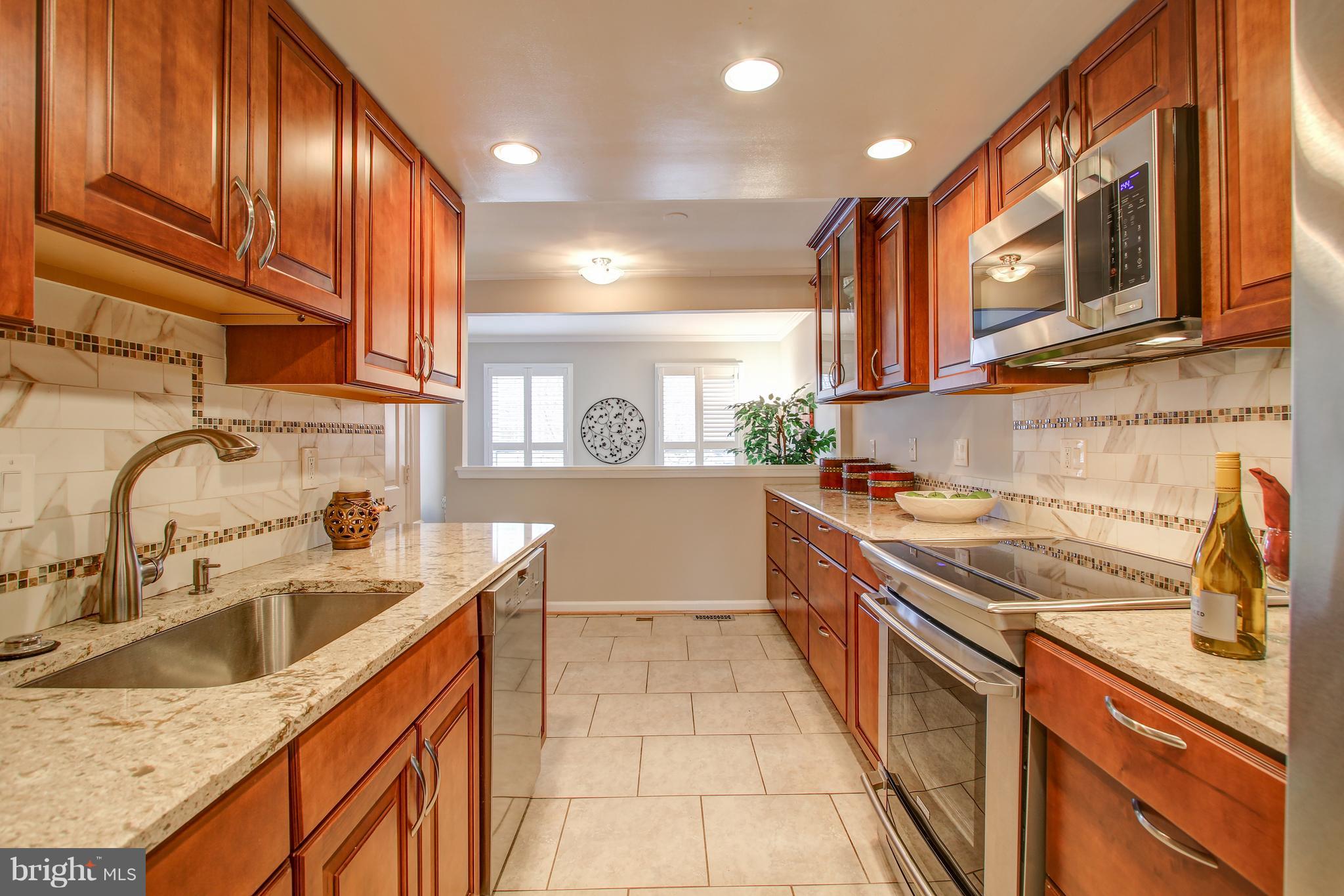 7252 Greentree Road Bethesda, MD 20817 - Photo 8 of 33 Gallery Image 8