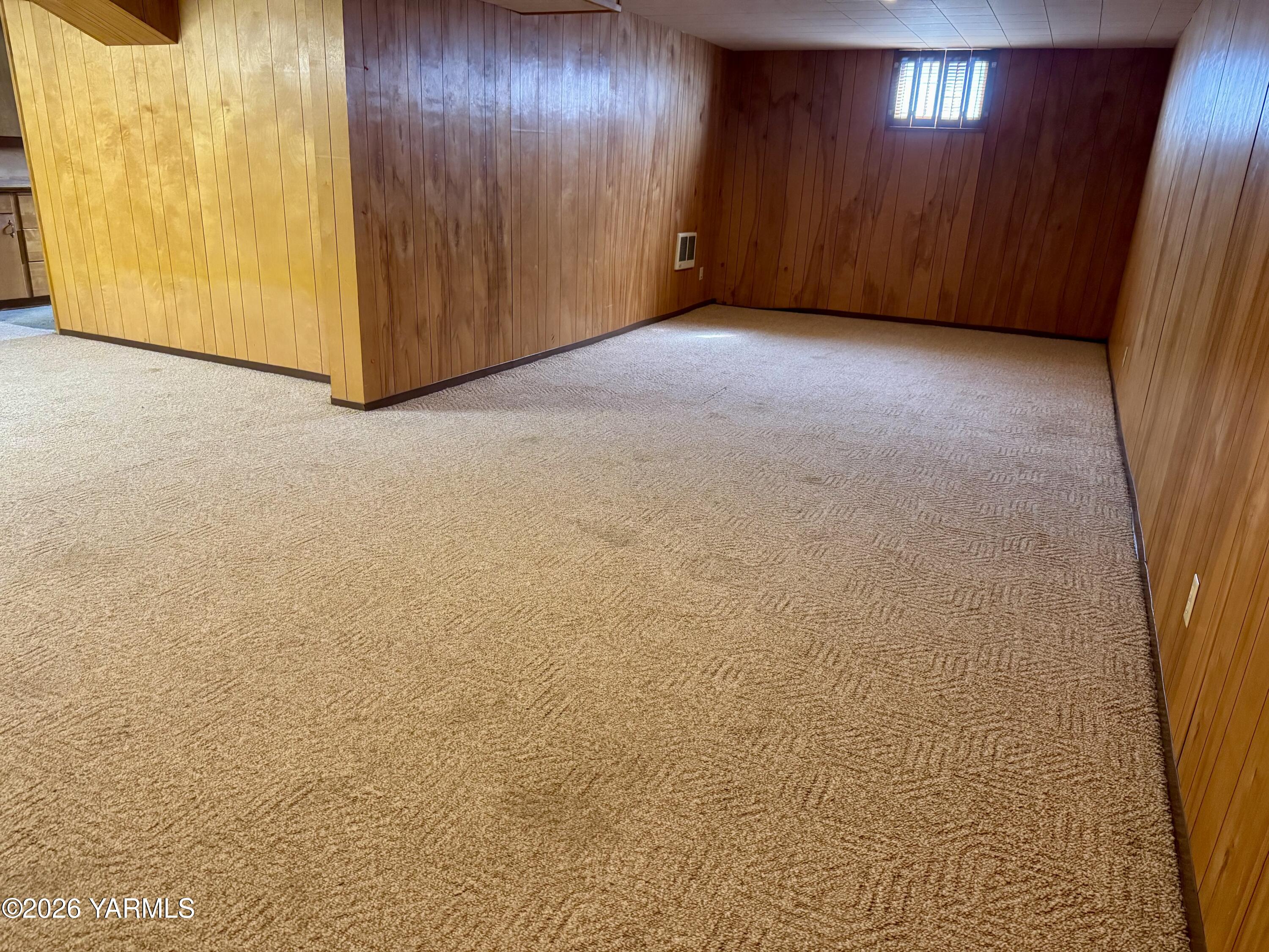 7801 Campbell Road, Unit 1 Toppenish, WA 98948 - Photo 29 of 44 Downstairs Game Room
