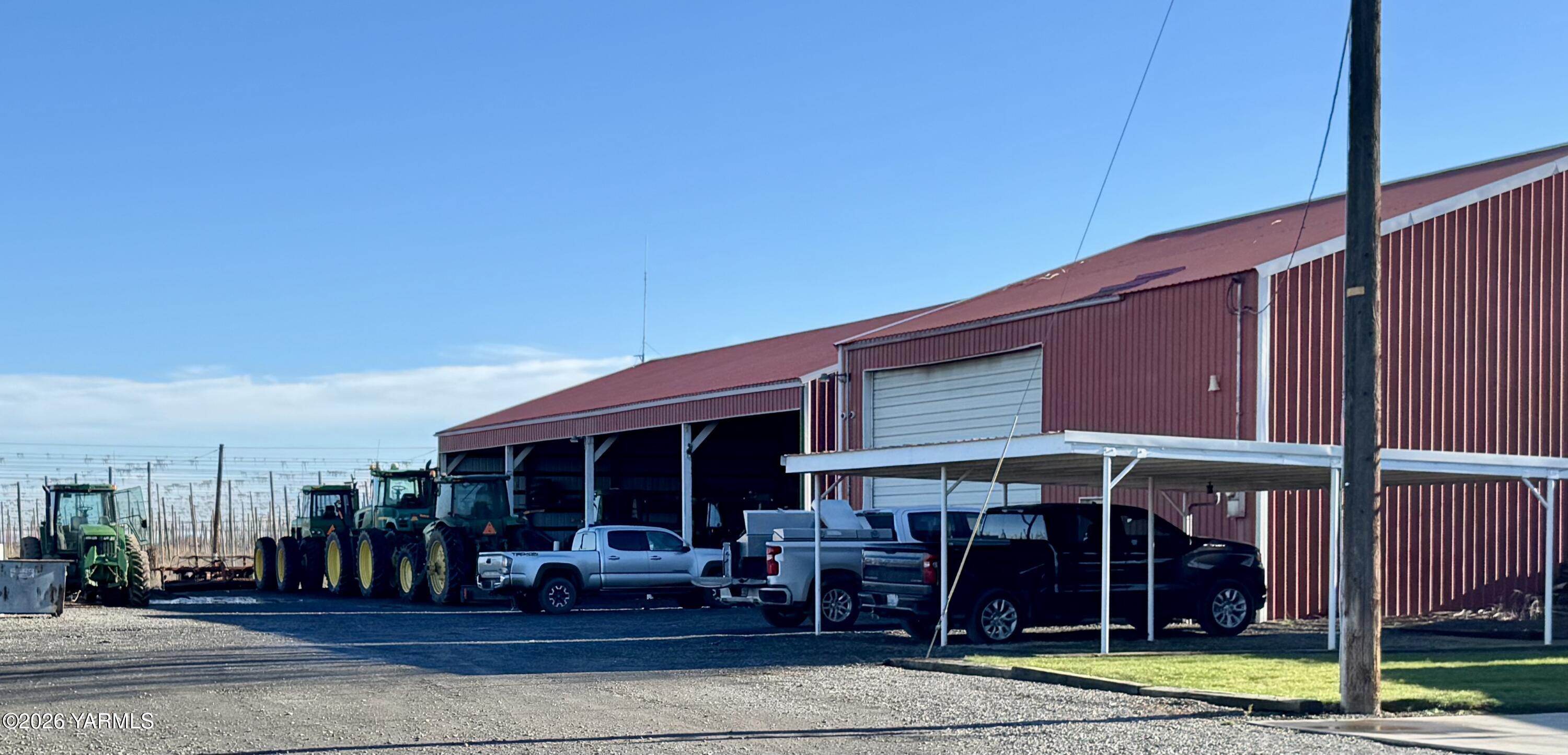 7801 Campbell Road, Unit 1 Toppenish, WA 98948 - Photo 3 of 44 Shop & Machine Shed