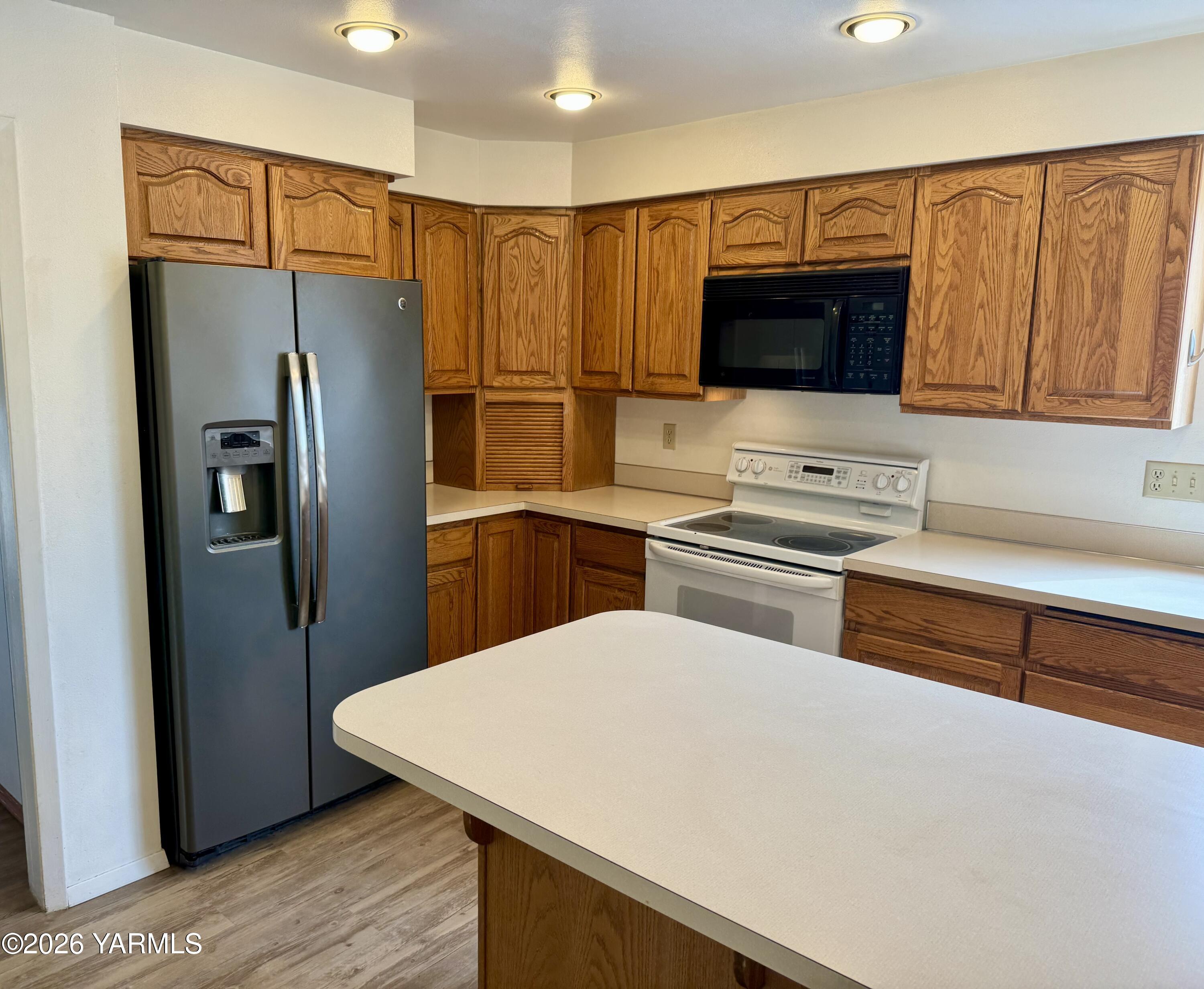 7801 Campbell Road, Unit 1 Toppenish, WA 98948 - Photo 5 of 44 Kitchen