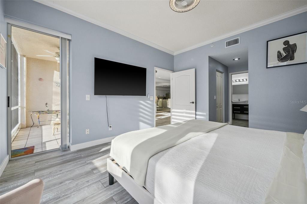 9611 Castle Point Drive, Unit 912 Sarasota, FL 34238 - Photo 5 of 31