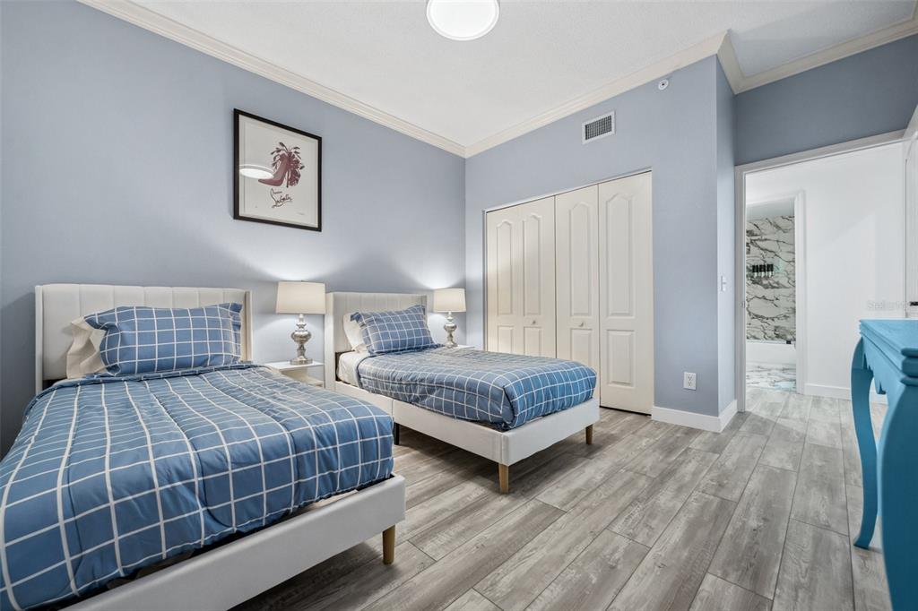 9611 Castle Point Drive, Unit 912 Sarasota, FL 34238 - Photo 10 of 31