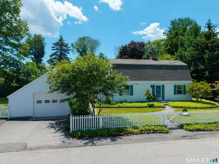 $975,000 | 5 Eldridge Street, Groton, CT 06355