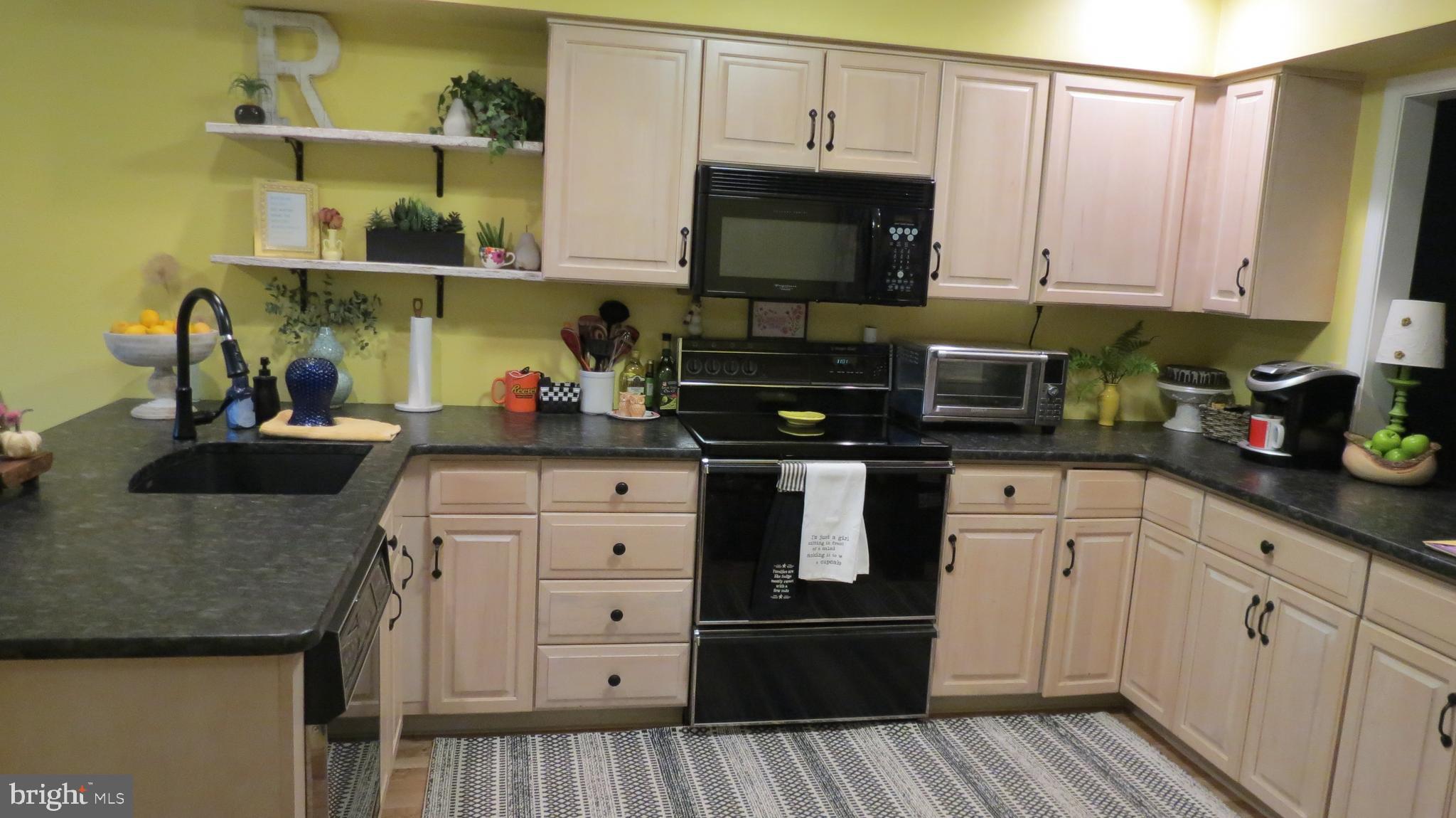 56 Cambridge Drive Hershey, PA 17033 - Photo 6 of 17