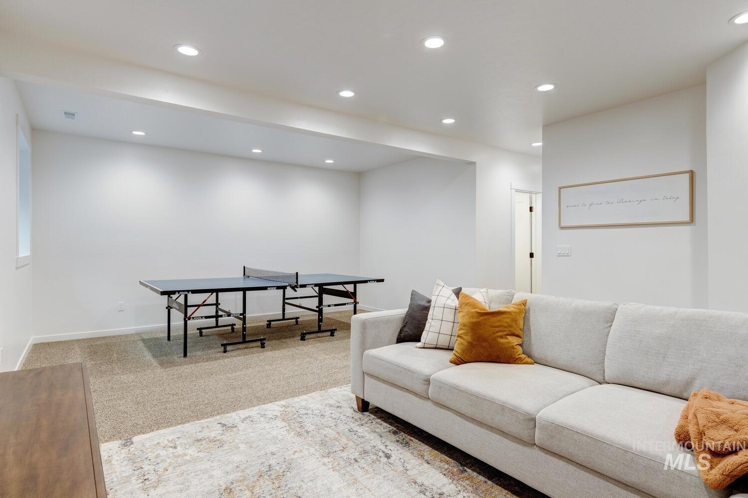 5572 West School Ridge Road Boise, ID 83714 - Photo 30 of 50 Rec room with carpet floors and recessed lighting