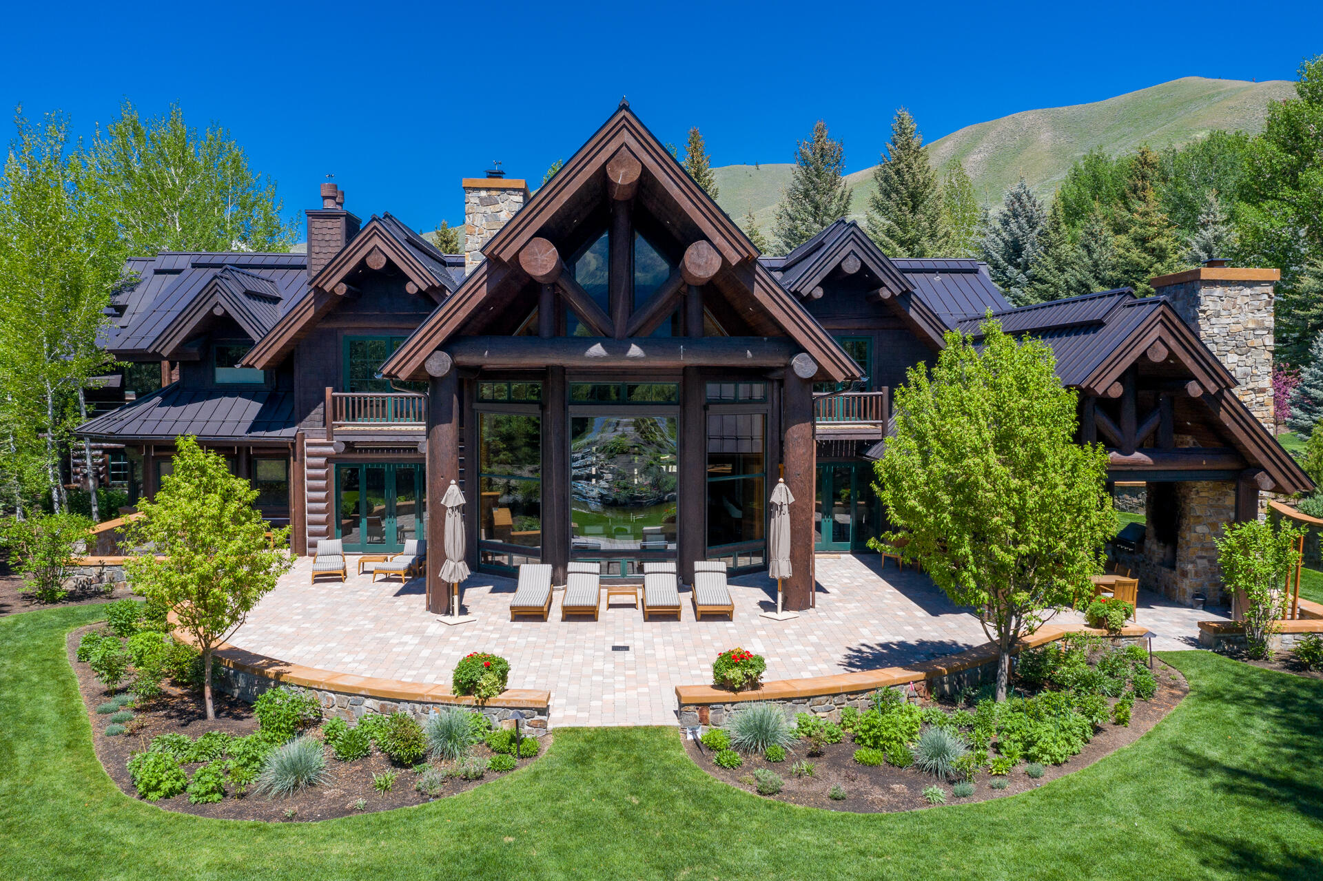 100 Fairway Road Sun Valley, ID 83353 - Photo 30 of 37 Patio and Yard
