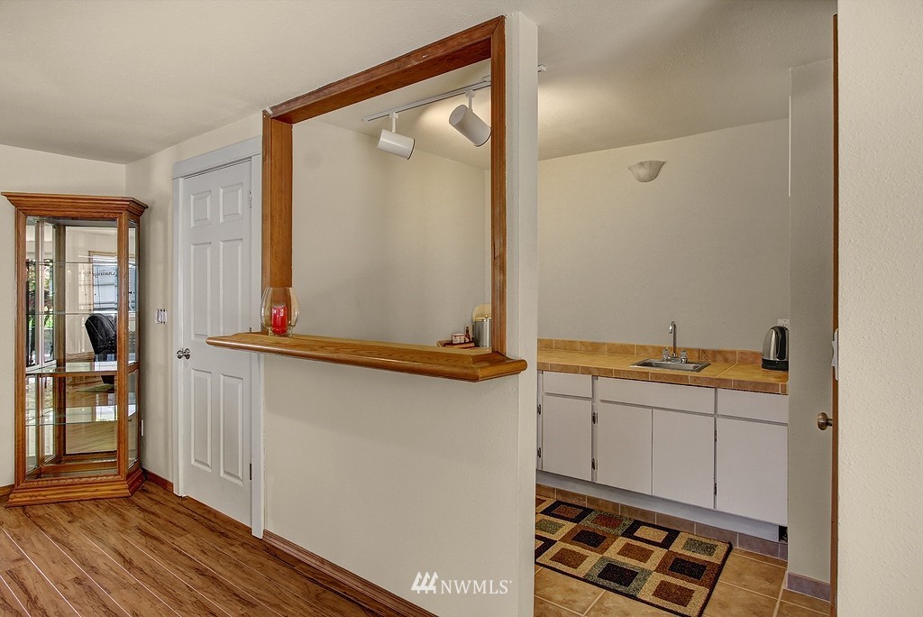 14111 Beverly Park Road Edmonds, WA 98026 - Photo 14 of 18 Gallery Image 14