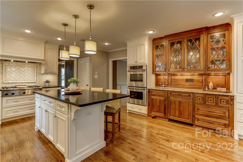408 Robmont Road Charlotte, NC 28270 - Photo 12 of 48 Gallery Image 12