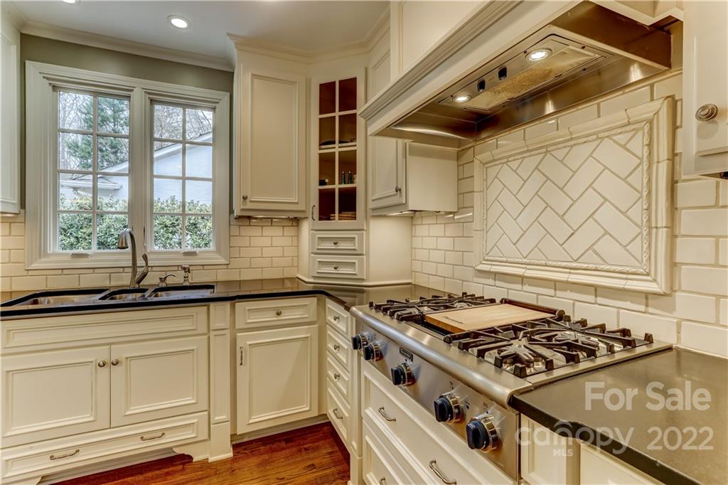 408 Robmont Road Charlotte, NC 28270 - Photo 13 of 48 Gallery Image 13