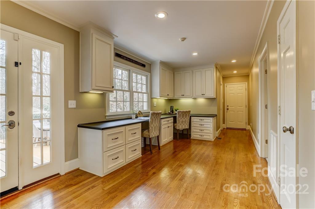 408 Robmont Road Charlotte, NC 28270 - Photo 16 of 48 Gallery Image 16