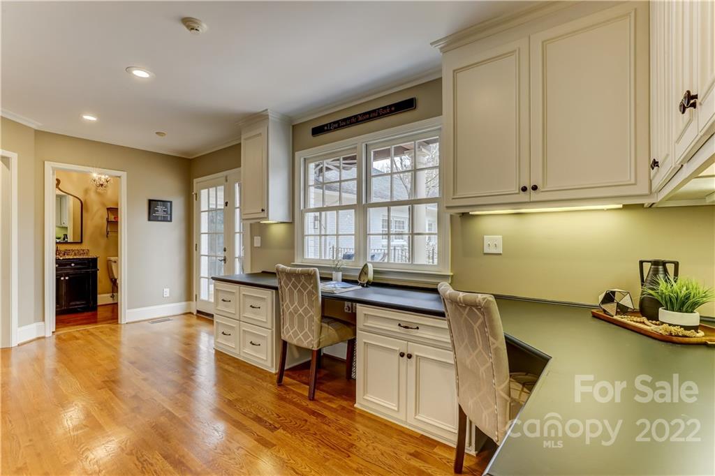 408 Robmont Road Charlotte, NC 28270 - Photo 17 of 48 Gallery Image 17