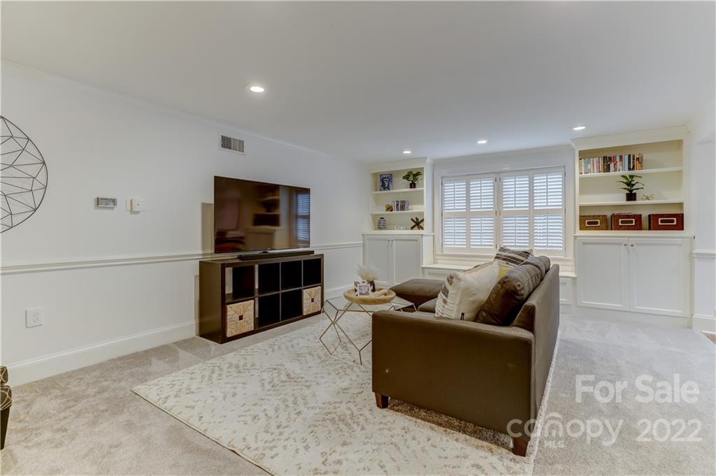 408 Robmont Road Charlotte, NC 28270 - Photo 37 of 48 Gallery Image 37