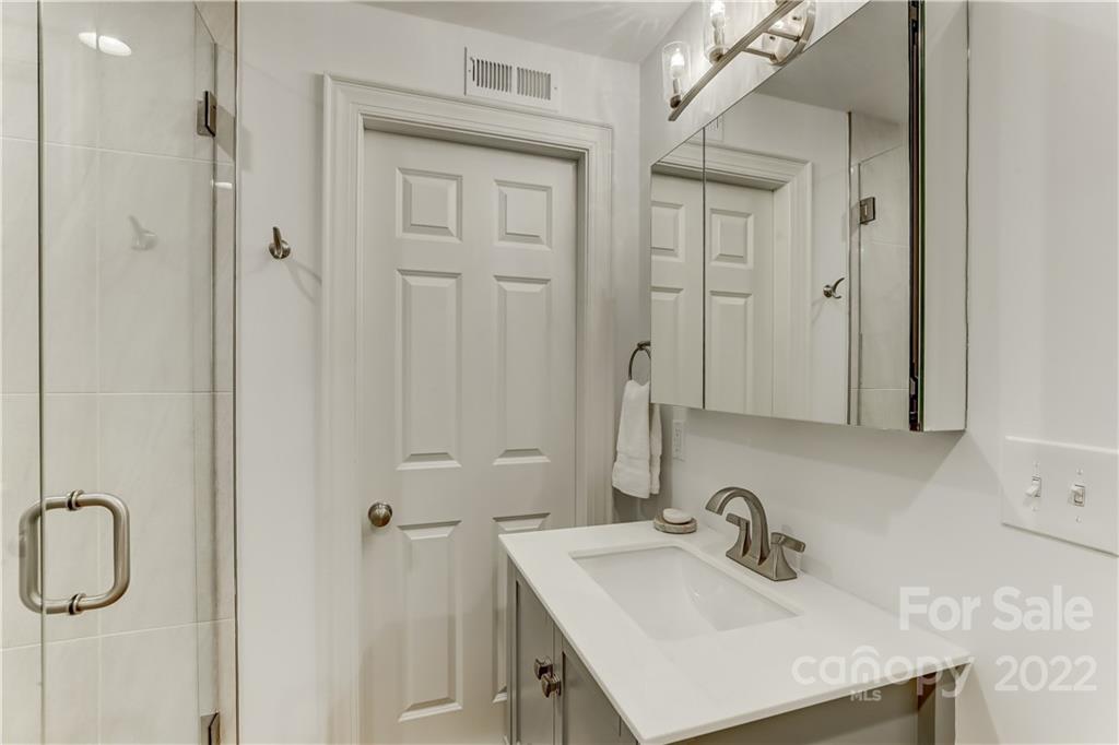 408 Robmont Road Charlotte, NC 28270 - Photo 39 of 48 Gallery Image 39