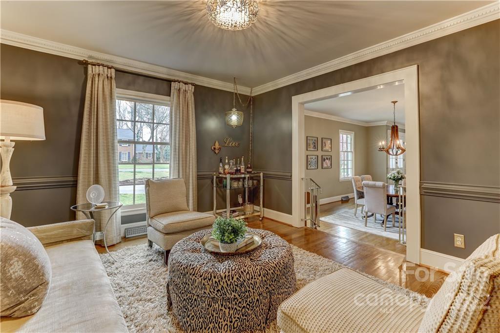 408 Robmont Road Charlotte, NC 28270 - Photo 8 of 48 Gallery Image 8
