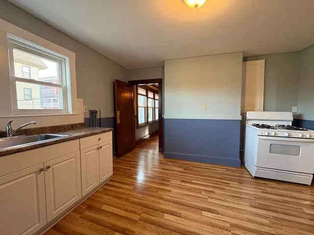 $3,900 | 155-157 Hillside Street, Unit 2, Boston, MA 02120
