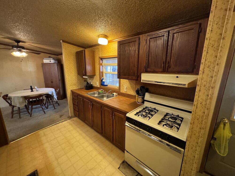 2610 River Road Beaverton, MI 48612 - Photo 54 of 133 IMG_0012