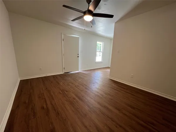 $850 | 1231 Sycamore Avenue, Unit B, Huntsville, TX 77340
