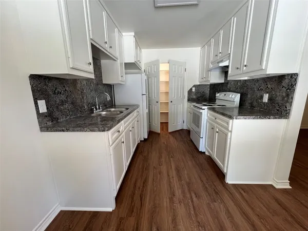 $850 | 1231 Sycamore Avenue, Unit B, Huntsville, TX 77340