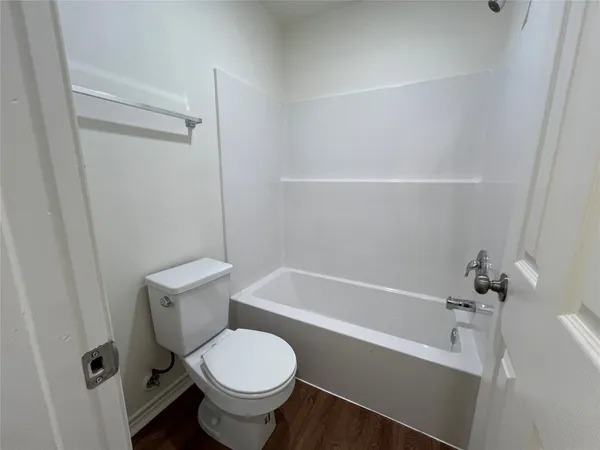 $850 | 1231 Sycamore Avenue, Unit B, Huntsville, TX 77340