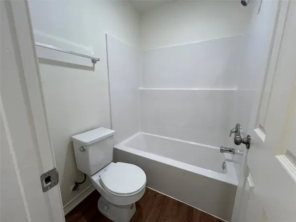 $850 | 1231 Sycamore Avenue, Unit B, Huntsville, TX 77340