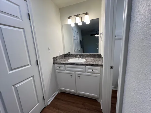 $850 | 1231 Sycamore Avenue, Unit B, Huntsville, TX 77340