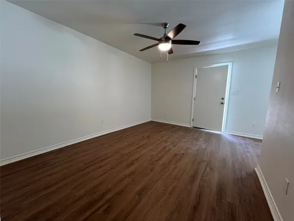 $850 | 1231 Sycamore Avenue, Unit B, Huntsville, TX 77340