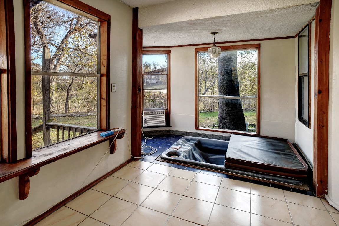 113 My Road Bastrop, TX 78602 - Photo 19 of 35 View of sunroom / solarium