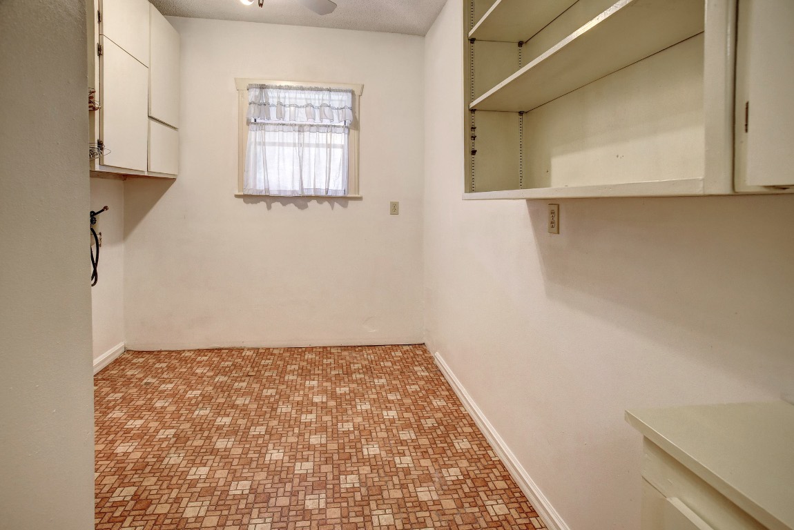 113 My Road Bastrop, TX 78602 - Photo 22 of 35 Washroom with baseboards