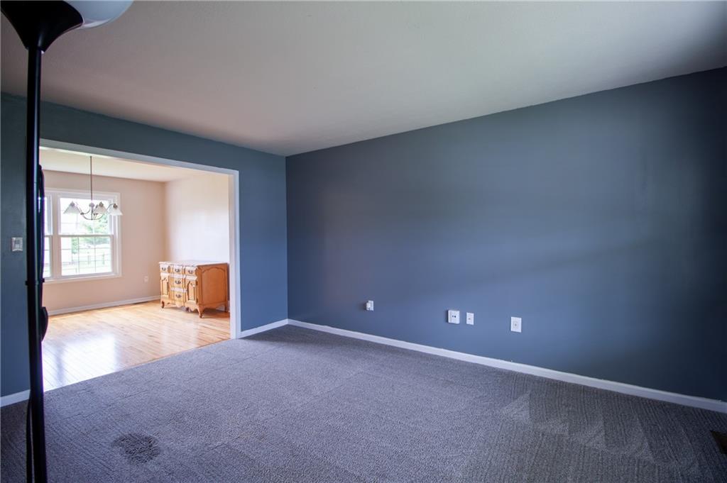 6110 East Meadow Ridge Road Columbus, IN 47203 - Photo 2 of 21 Gallery Image 2