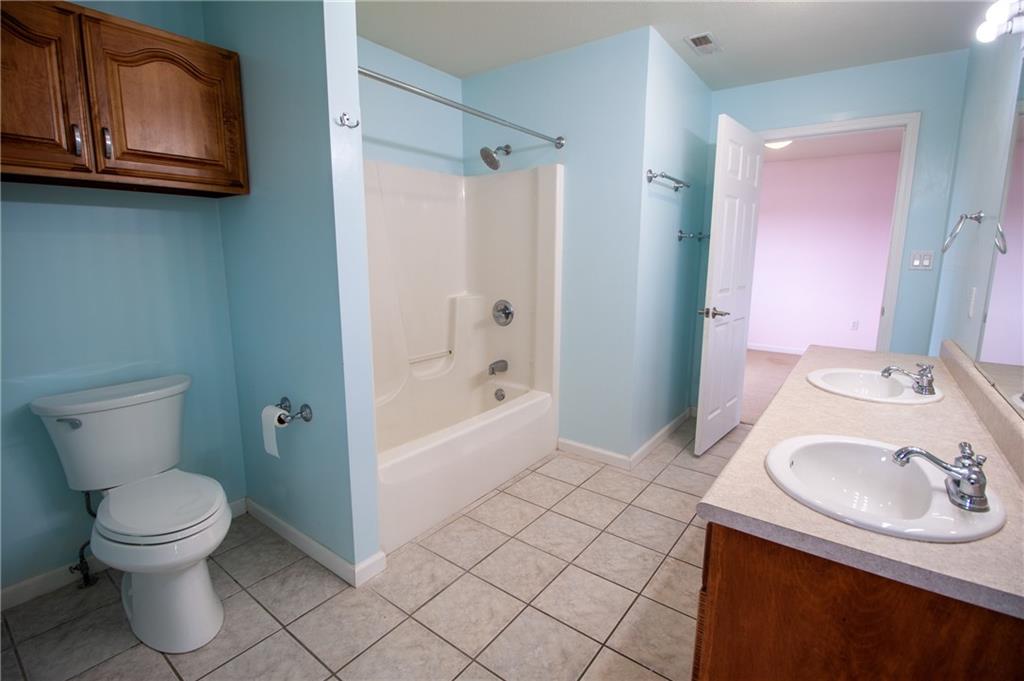 6110 East Meadow Ridge Road Columbus, IN 47203 - Photo 11 of 21 Gallery Image 11