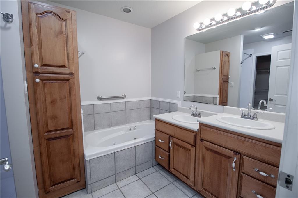 6110 East Meadow Ridge Road Columbus, IN 47203 - Photo 16 of 21 Gallery Image 16