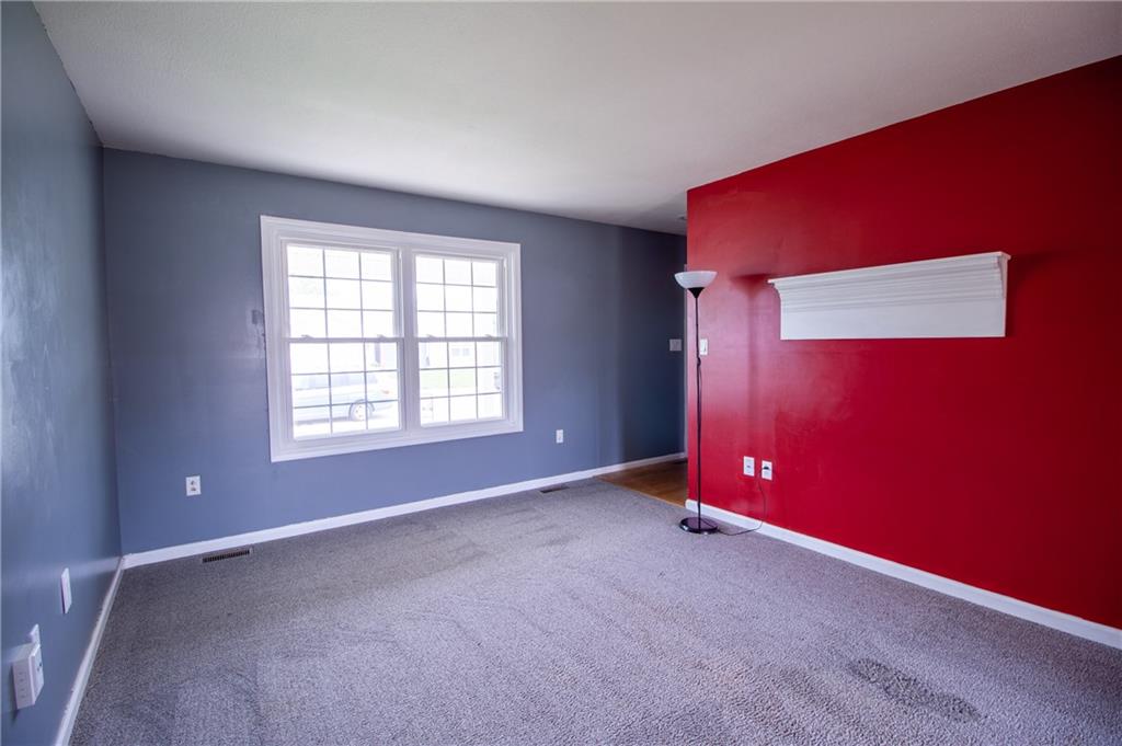 6110 East Meadow Ridge Road Columbus, IN 47203 - Photo 3 of 21 Gallery Image 3