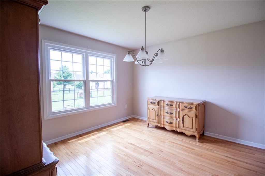 6110 East Meadow Ridge Road Columbus, IN 47203 - Photo 5 of 21 Gallery Image 5