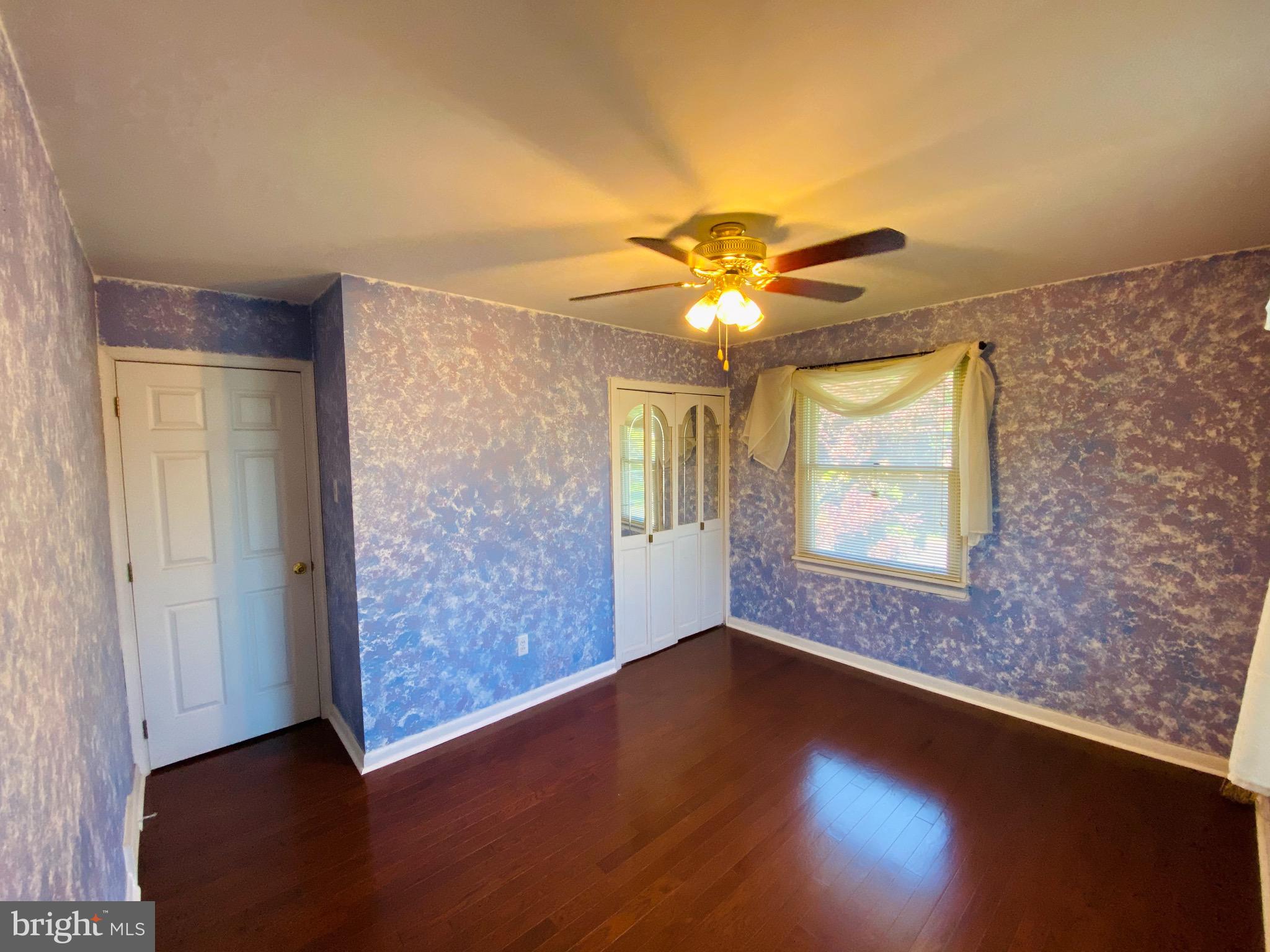 170 Harding Road Southampton, PA 18966 - Photo 23 of 31 Middle bedroom side view.