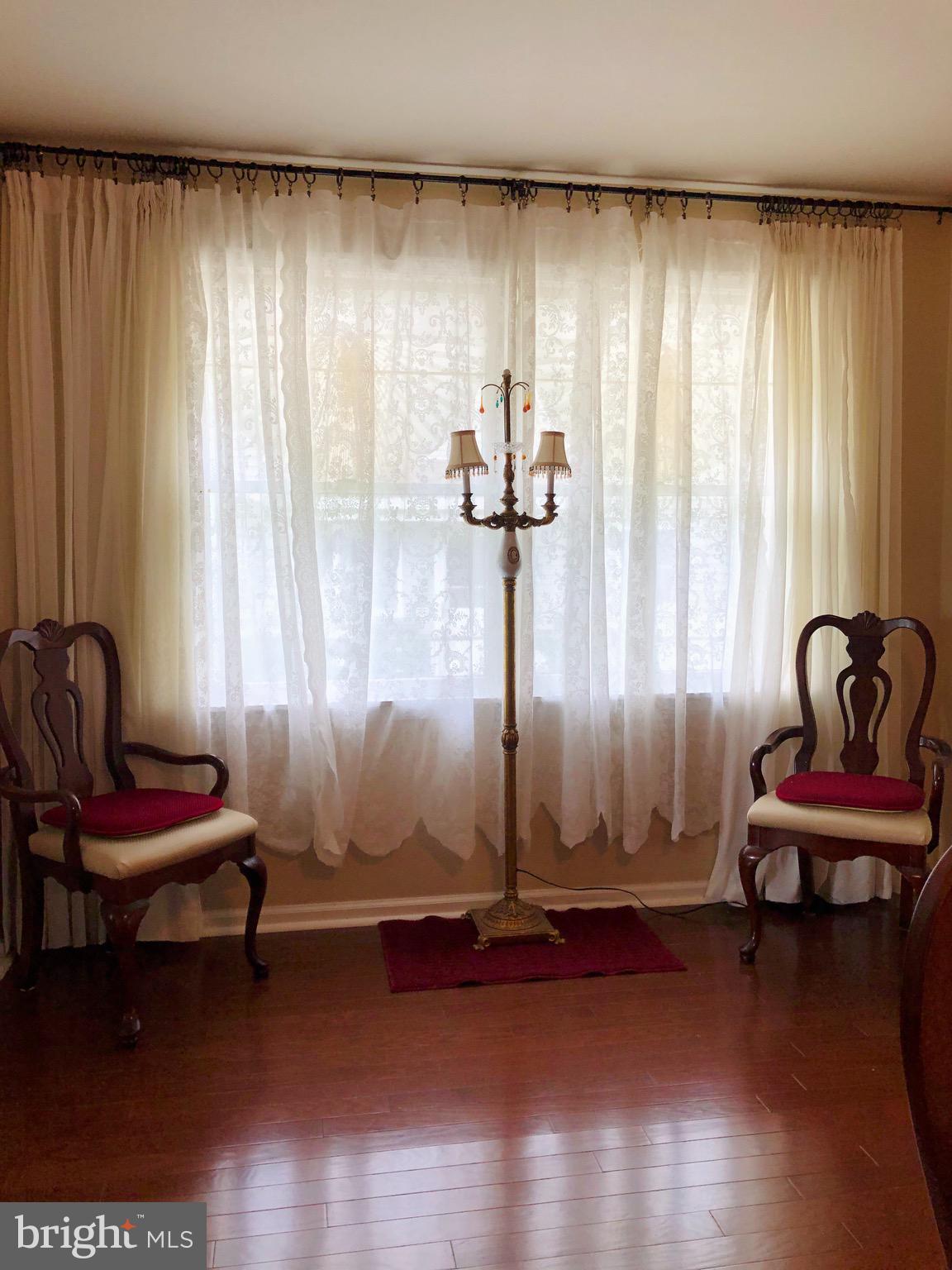 170 Harding Road Southampton, PA 18966 - Photo 10 of 31 Sitting area in dining room.