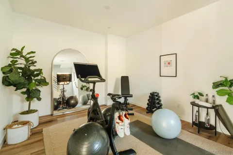 $1,172,790 | 3863 North Riley Lane, Los Angeles, CA 90065