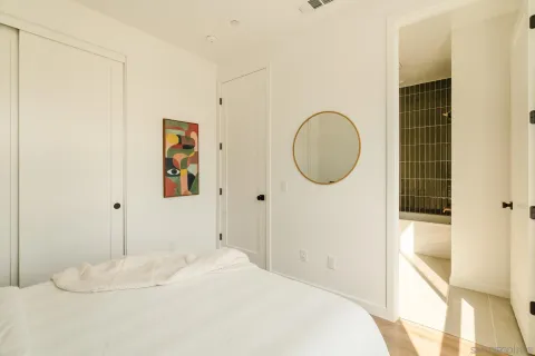$1,172,790 | 3863 North Riley Lane, Los Angeles, CA 90065