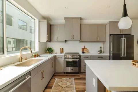 $1,172,790 | 3863 North Riley Lane, Los Angeles, CA 90065