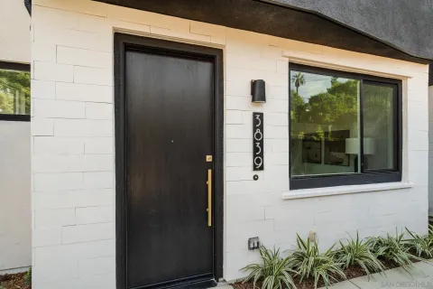 $1,172,790 | 3863 North Riley Lane, Los Angeles, CA 90065
