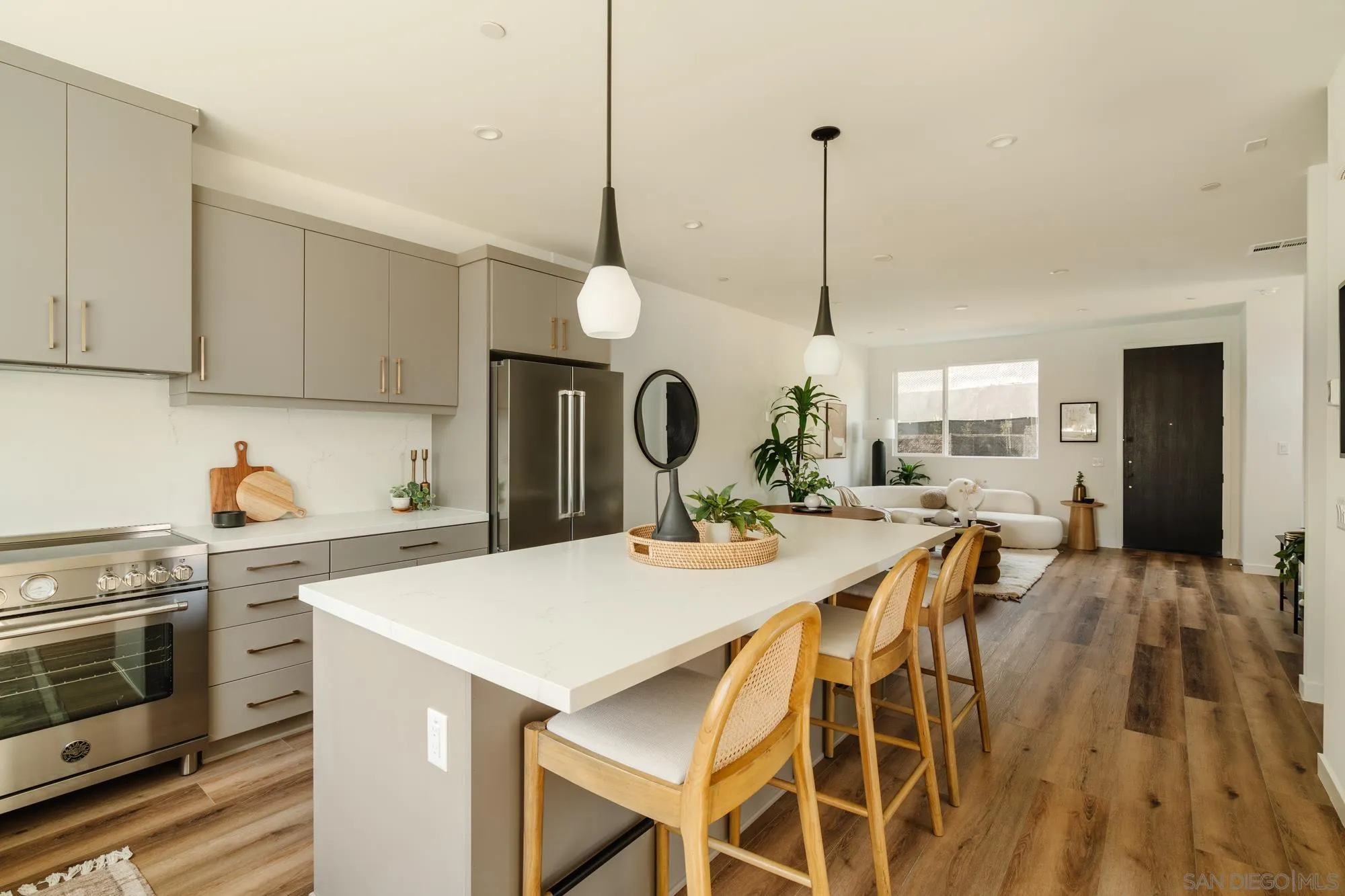 3863 North Riley Lane Los Angeles, CA 90065 - Photo 4 of 53