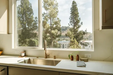 $1,172,790 | 3863 North Riley Lane, Los Angeles, CA 90065